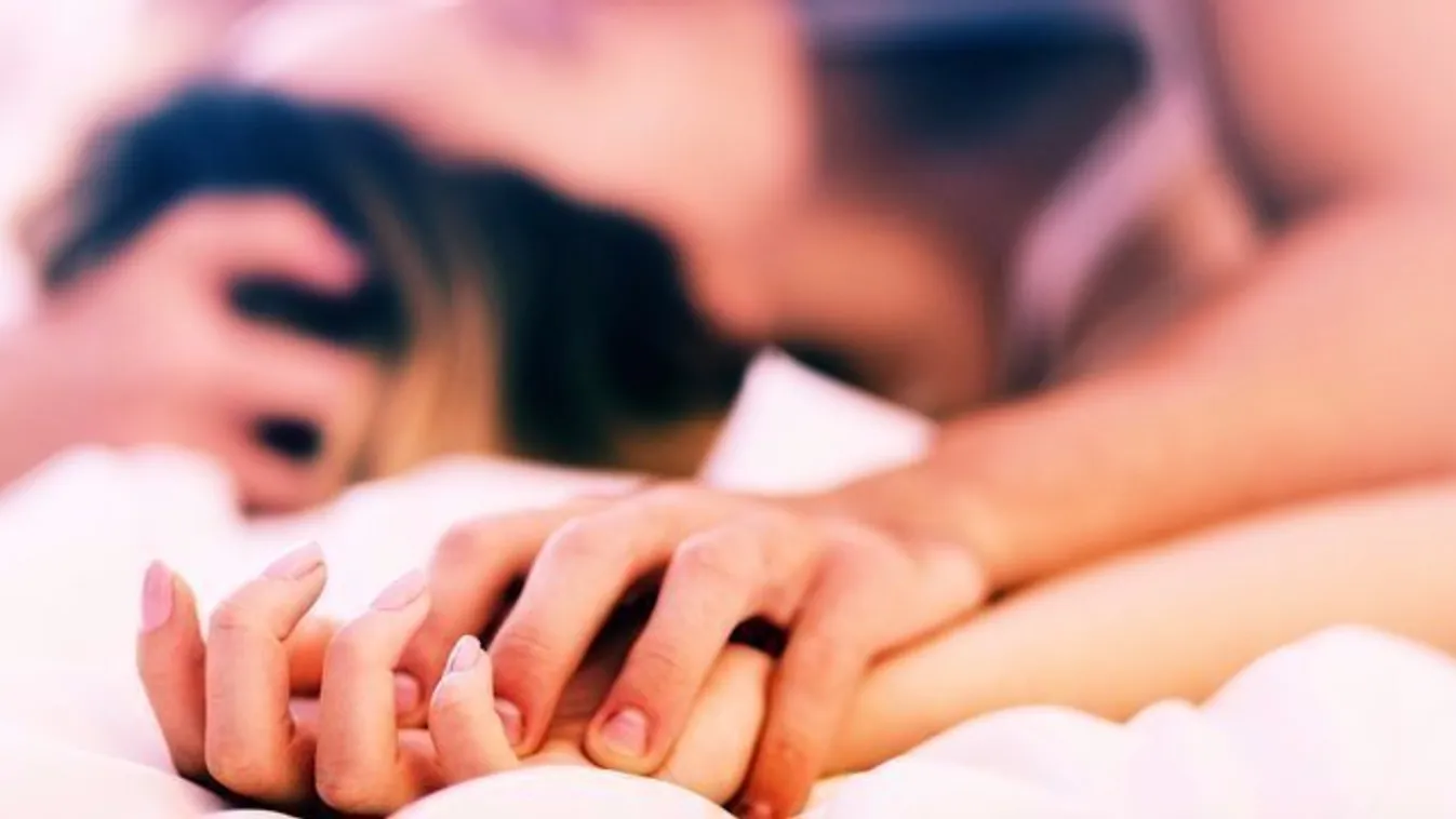 Nem bírták hazáig: győri szökőkútban szexelt a pár - 18+ videó