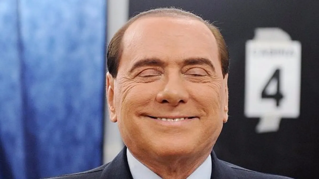 Hoppá, Berlusconi pofára esett!