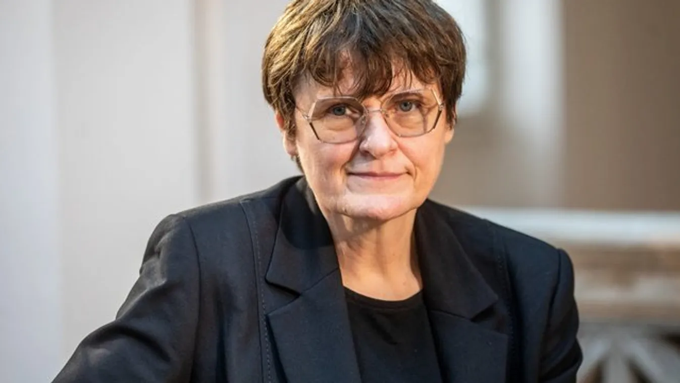 Nyilvánosan sírta el magát Karikó Katalin: ez már neki is sok volt - Videó