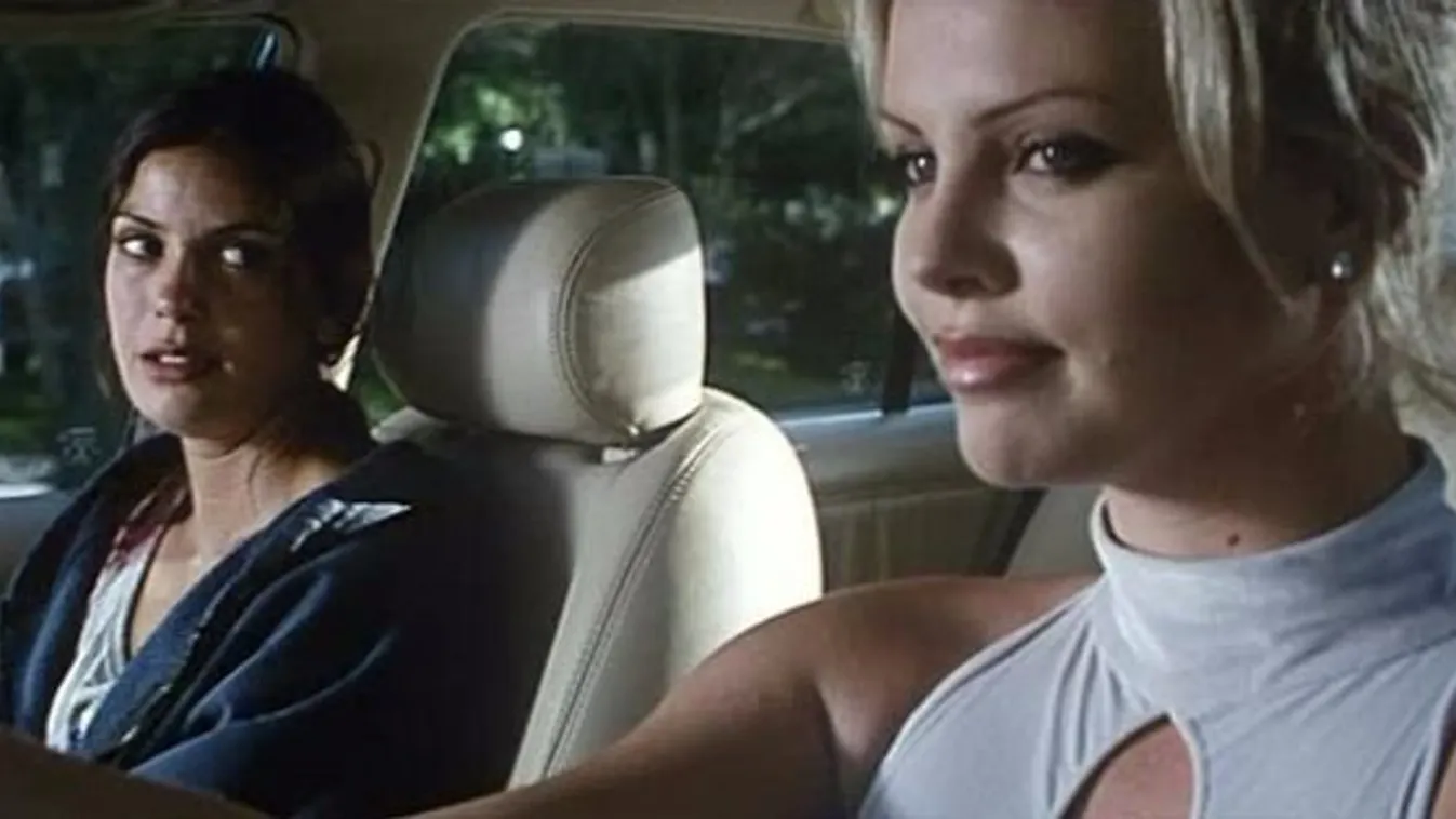 Charlize Theron behúzott Teri Hatchernek