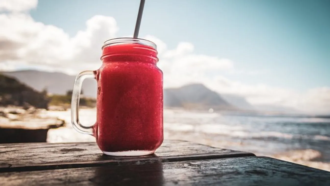 Még nincs késő a bikinitesthez: Ez a turmix leolvasztja rólad az úszógumit