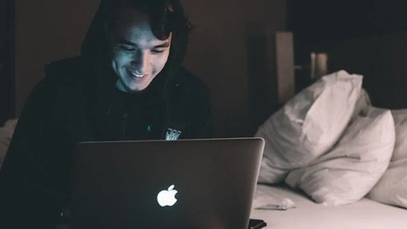 Ingyen prémium pornóval tenné elviselhetővé az olaszoknak a karantént a Pornhub