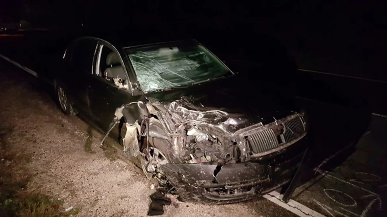 Rendőrök üldözték, frontálisan ütközött Pilisnél fotók