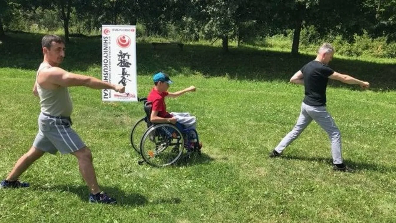 Kerekesszékben is remekül megy a karate