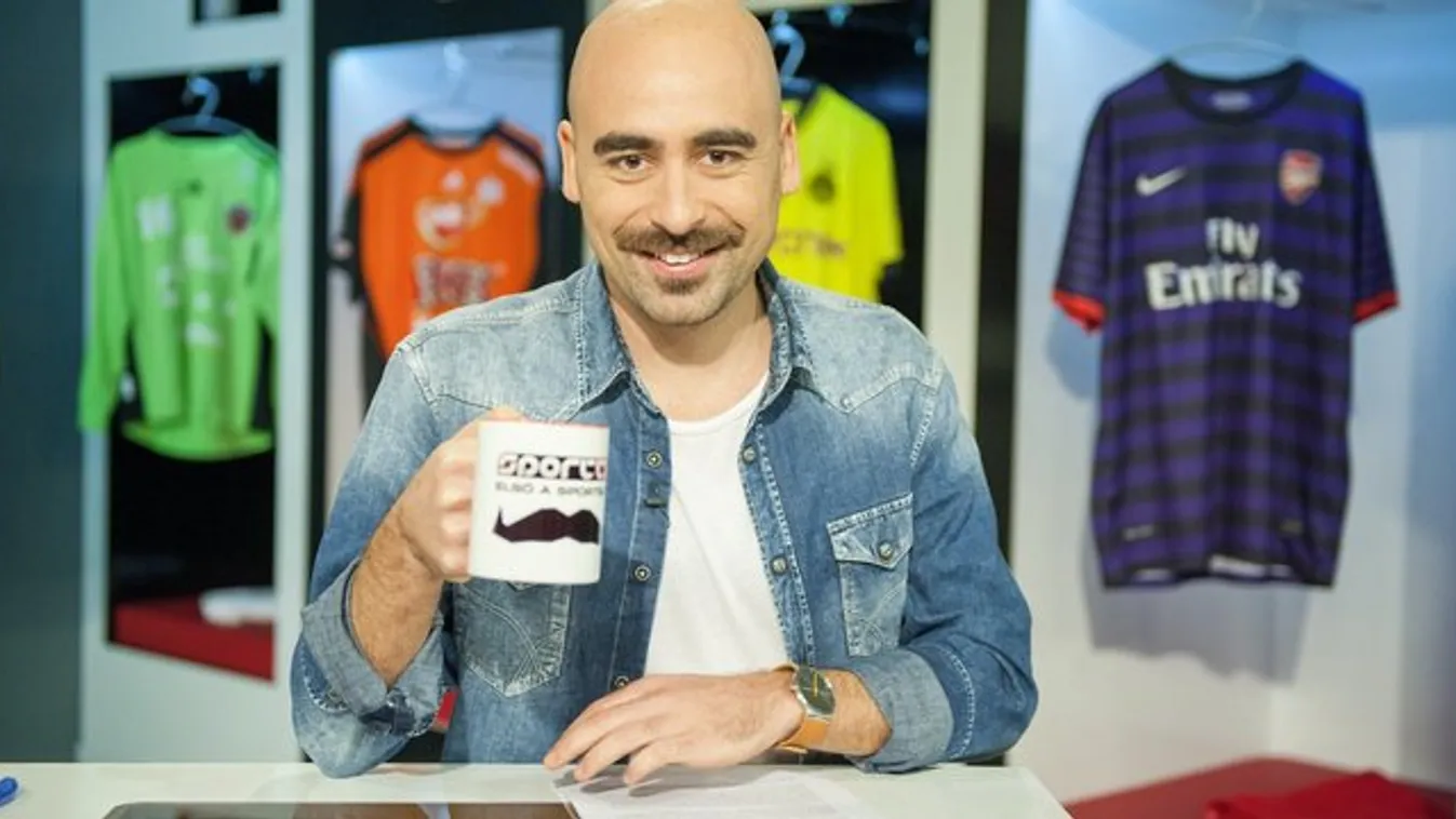 Élő adásban támadták meg a Sport TV műsorvezetőjét