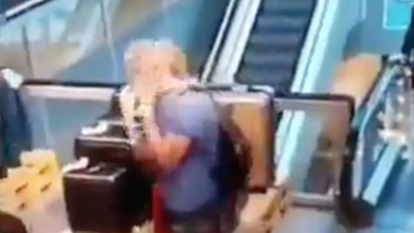 Sétálva piszkította össze a repülőtér padlóját egy férfi – videó