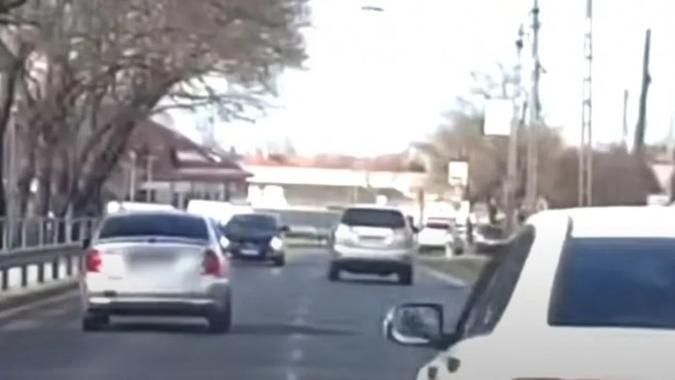 A rendőrség azonosította a sofőrt, aki a Pesti úton őrült kamikaze módjára ijesztgette a szembejövőket
- Hajmeresztő videó
