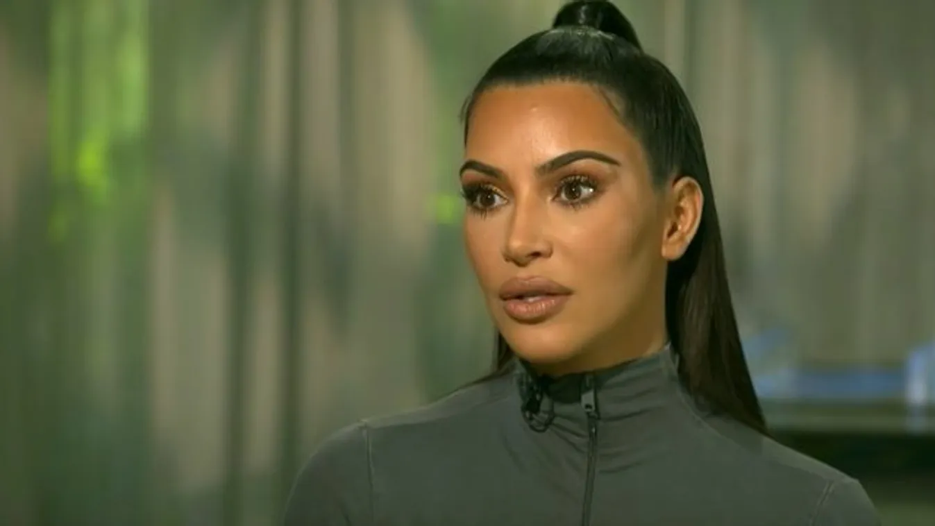 Fogadjunk, hogy nem látta még Kim Kardashian fogsorát!