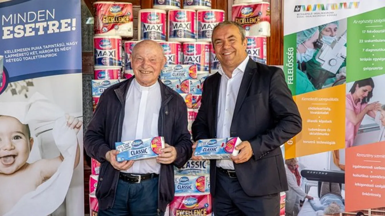 Elképesztő: Két kamionnyi adomány érkezett a szeretetszolgálat védenceinek