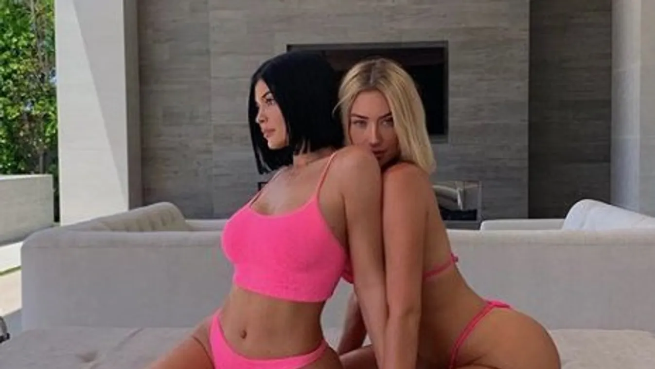 Megkergült a net, mert kilátszik Kylie Jenner bugyija