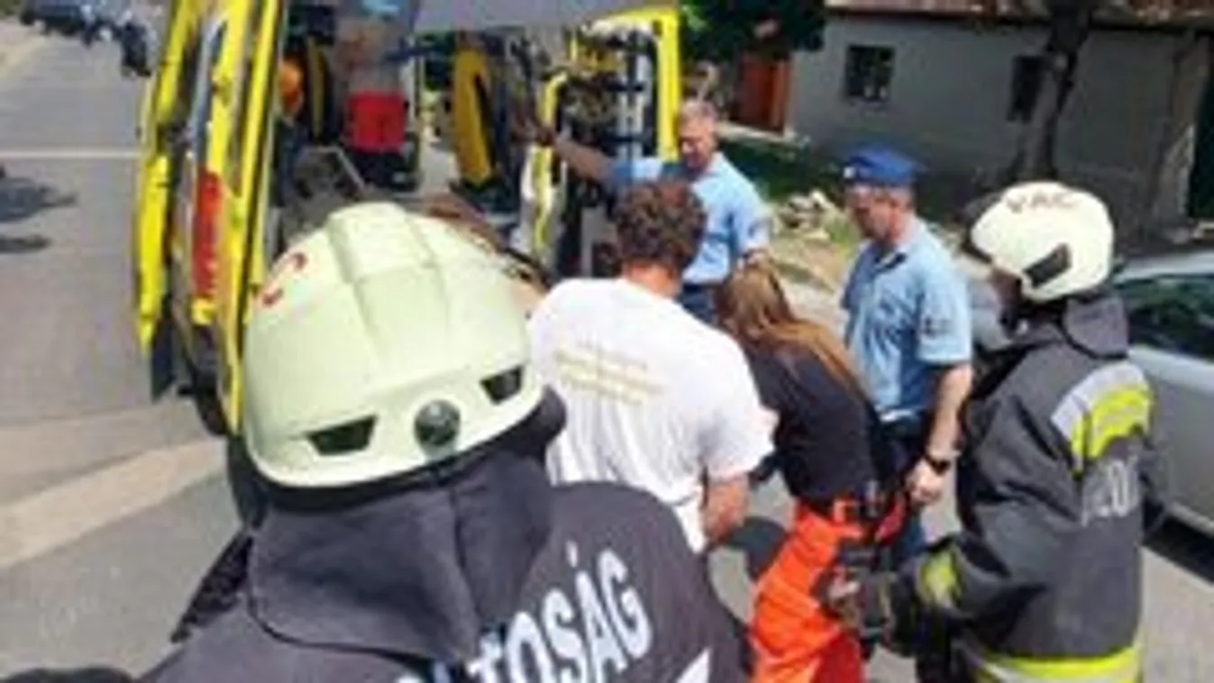 Gyakorlatról tartottak hazafelé a váci fegyőrök, amikor szörnyű dolgot láttak: azonnal cselekedtek!