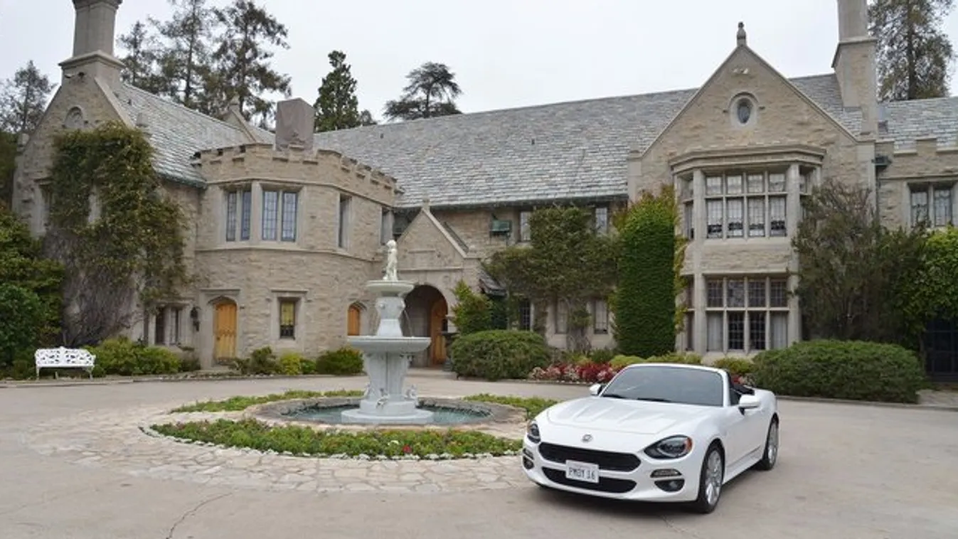 27 milliárdért kelt el a Playboy-villa