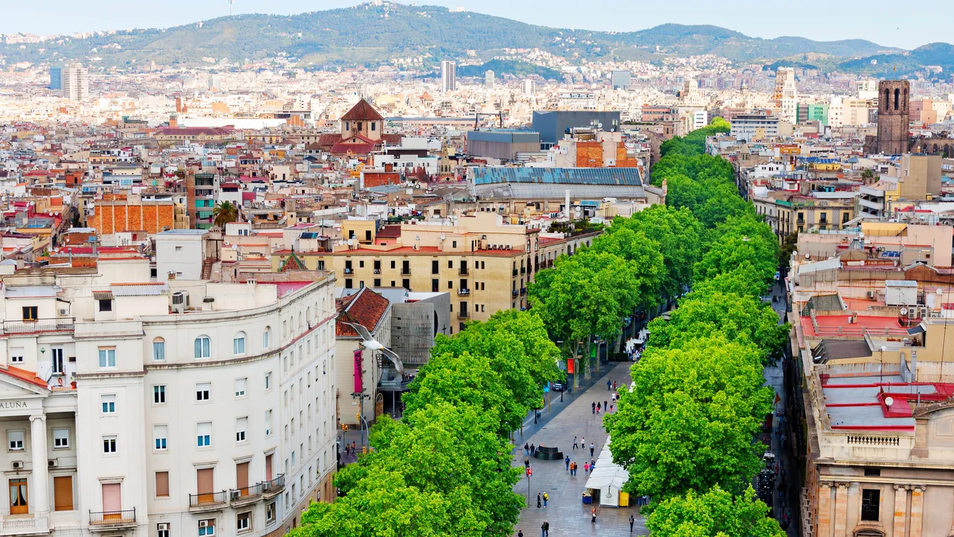 Fehérre festenék Barcelona háztetőit a hőhullámok miatt