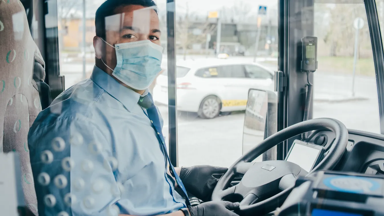 Akkorát húzott be az újpesti buszsofőrnek, börtönt kaphat érte – videó