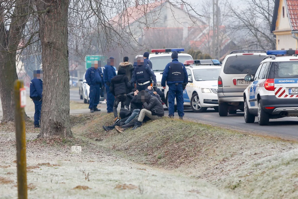 20220117 Migránsokat fogtak Szentpéterfa határában, Szentpéterfa,  Cseh Gábor, CSG, Vas Népe