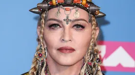 Madonna ismét elfelejtette, hogy 63 éves: csipkebugyiban mutatta meg formás fenekét