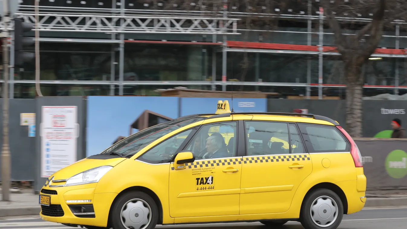 Meglepő fordulat: Taxis fogta el a kollégáját fenyegető késelőt
