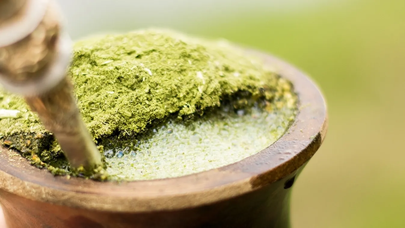 Ez a tea jobban felpörget,  mint az energiaital
