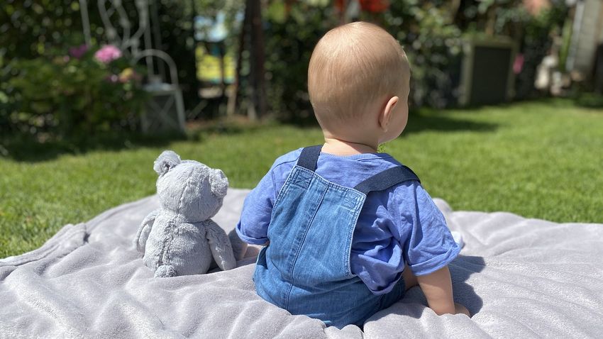 Sikítás törte meg a csendet: szomszédai küzdöttek az 1 éves kisfiú életéért Sikítás törte meg a csendet: szomszédai küzdöttek az 1 éves kisfiú életéért