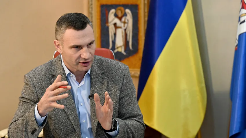 Fokozódik a helyzet: Kijevben kijárási tilalmat rendeltek el