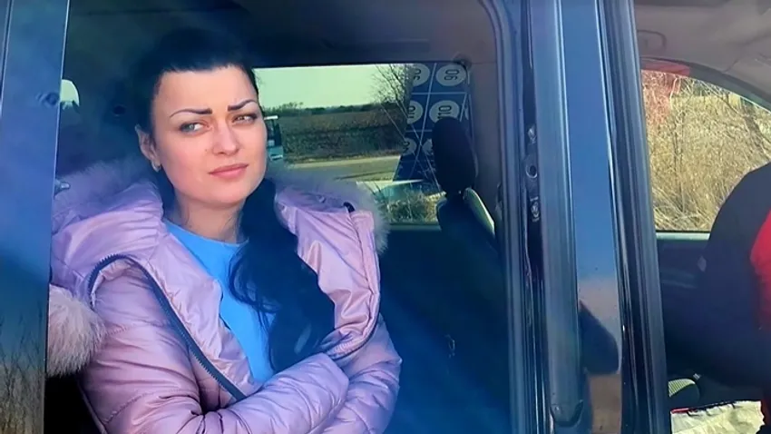 Menekülő magyarok vallottak a Borsnak: Így fogadták őket Magyarországon – videó