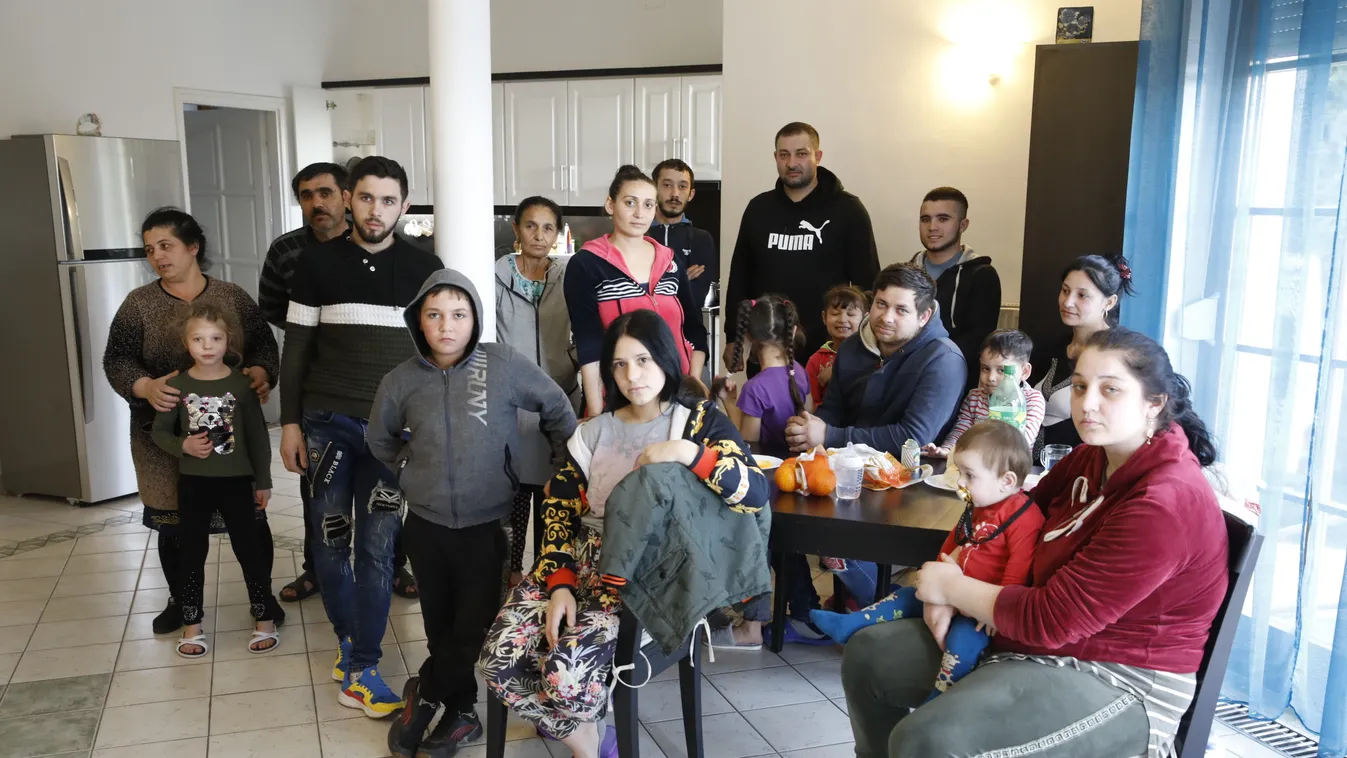 13 menekülttel osztja meg fóti otthonát Ferenc: Ételt, szállást és munkát is biztosít számukra