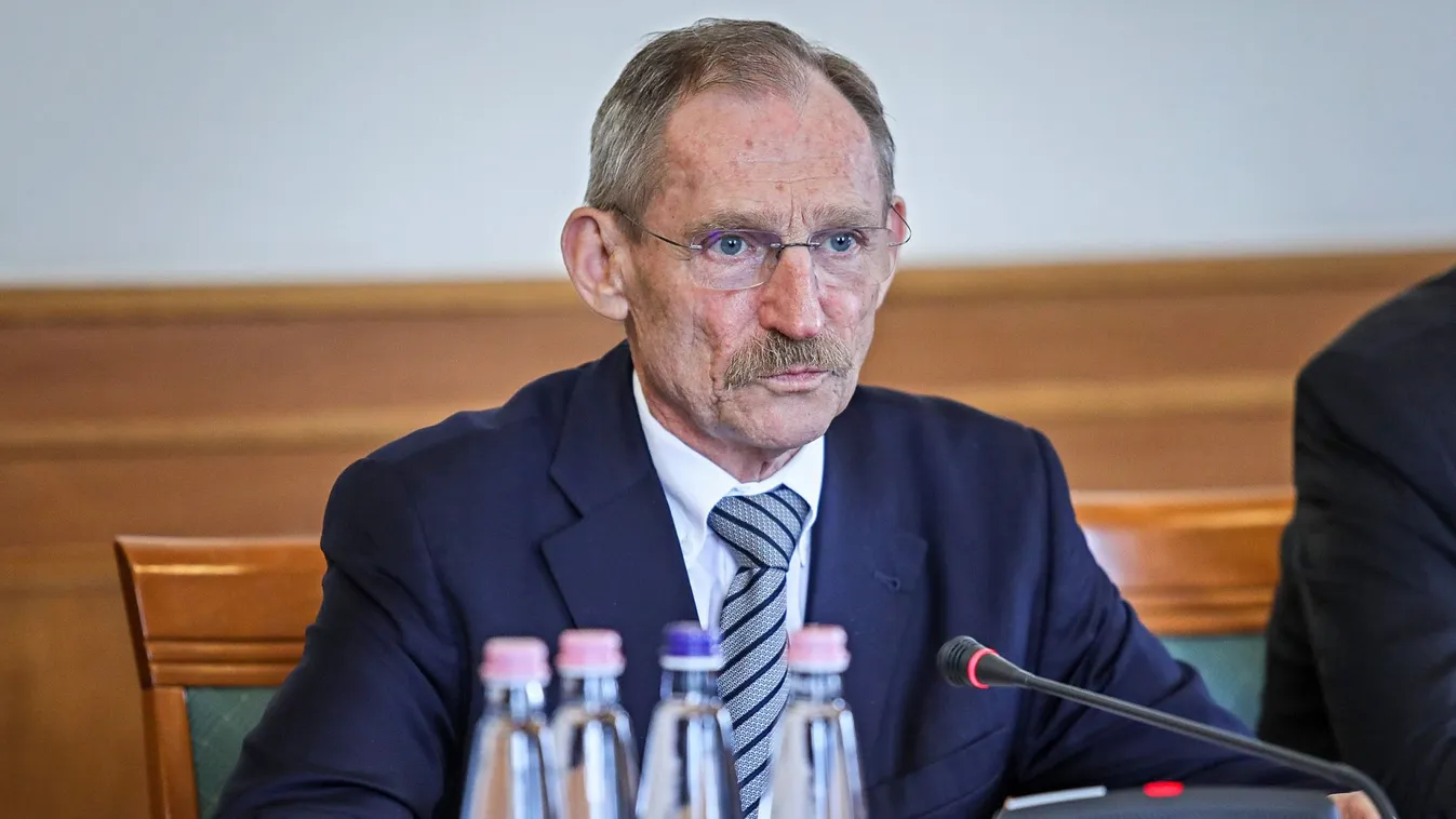 Pintér Sándor: egyetlen, Ukrajnából menekülő sem kerülhet rosszabb helyzetbe a távolról, dokumentumok nélkül érkezőknél
