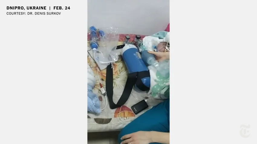 Megszakad a szív: az újszülött osztályt is az óvóhelyre kellett vinni, kézzel lélegeztetik a babákat
