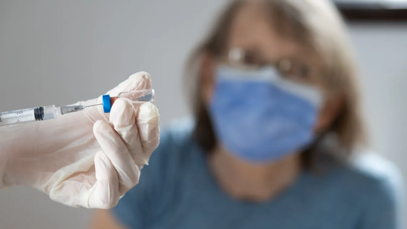 Kötelező az oltás – Az ötvenen felüliek be sem léphetnek a munkahelyre