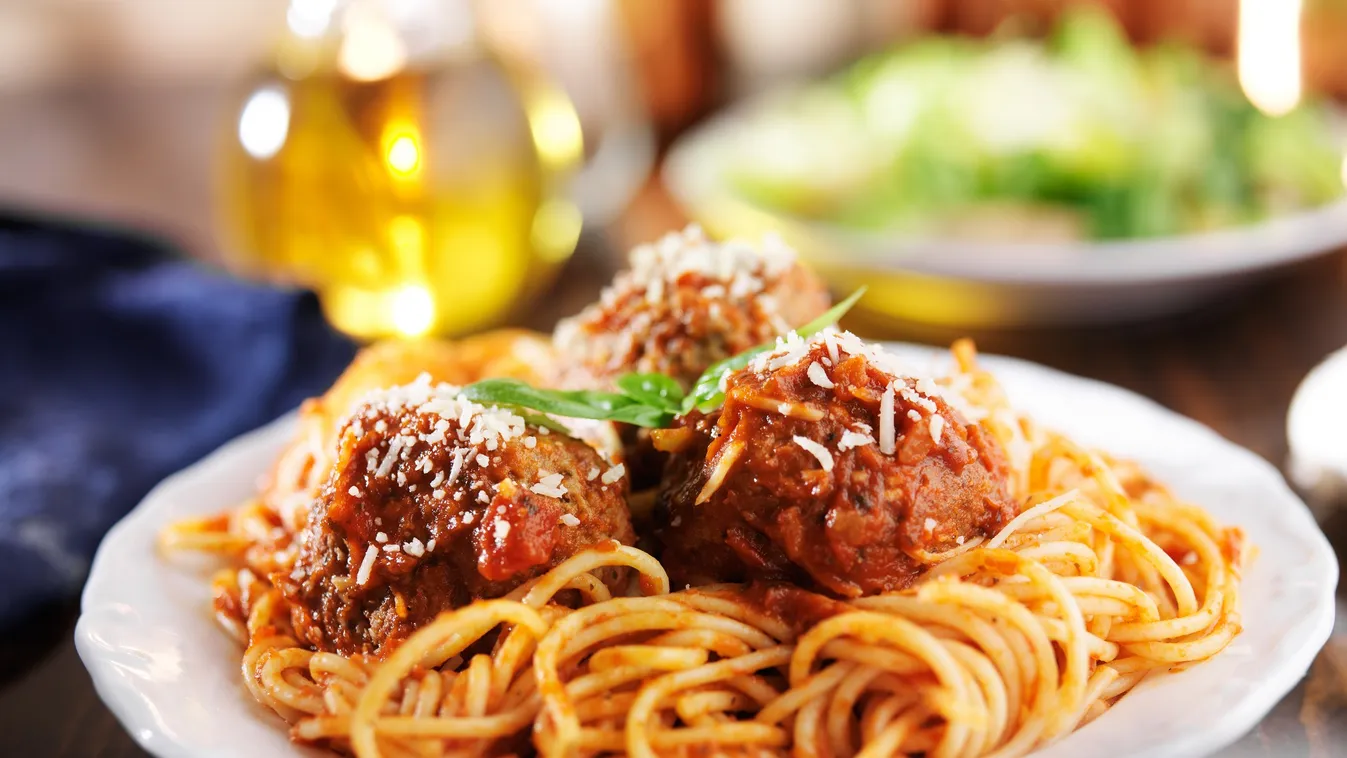 Húsgolyó és spagetti? Ketchup, mint tésztaszósz? Na még mit nem!