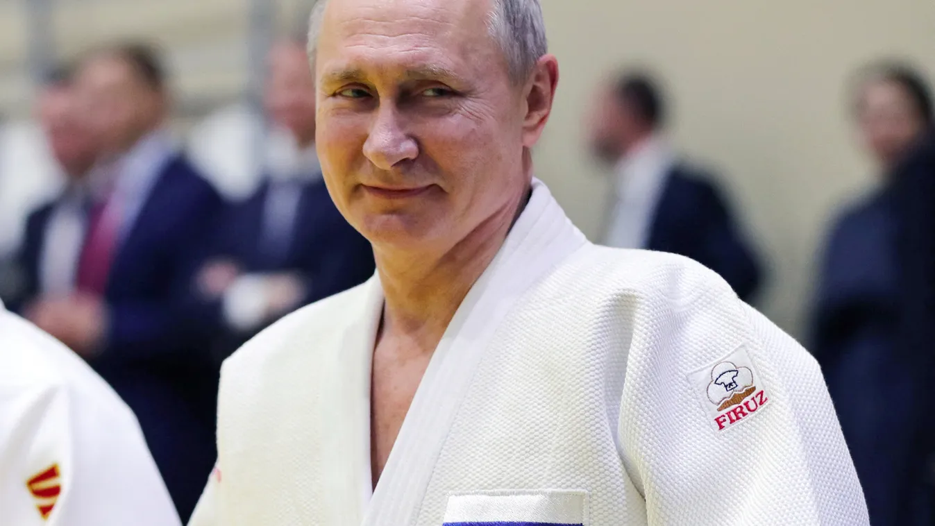 A sportvilág is reagál: katonának áll az ukrán teniszező, Putyint felfüggesztették