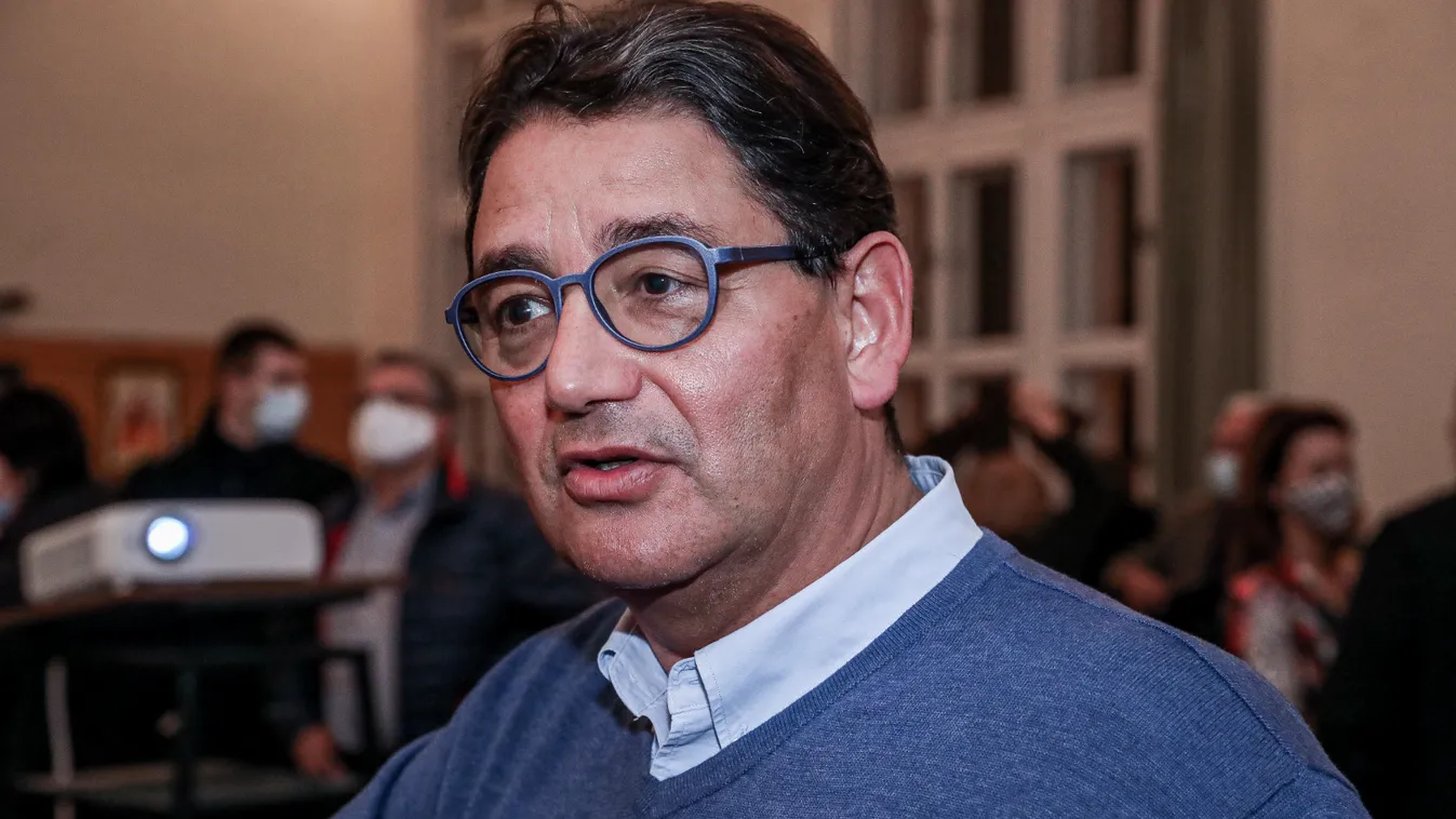 Merkely Béla professzor master póló Eb-re készül