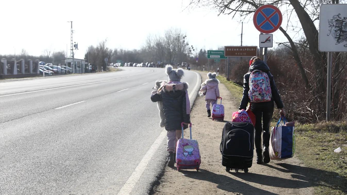 A határról jelentették: Egyre többen érkeznek Magyarországra Ukrajna belsejéből
