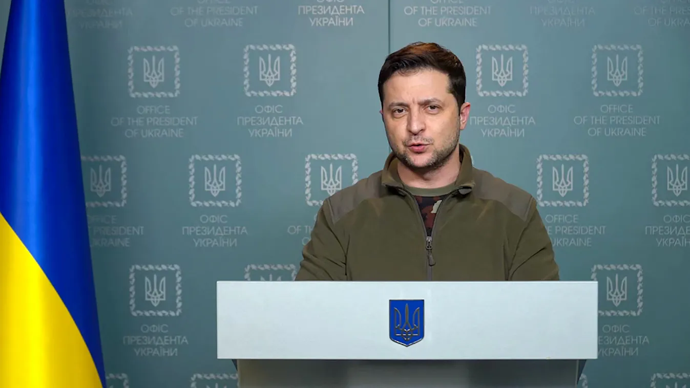 This handout video grab taken and released by the Ukraine Presidency press service on February 28, 2022 shows Ukrainian President Volodymyr Zelensky delivering an address in Kyiv. - Ukrainian President Volodymyr Zelensky on February 28 urged the European Union to grant his country immediate membership, as Russia's assault against the pro-Western country went into its fifth day. (Photo by UKRAINE PRESIDENCY / AFP) / RESTRICTED TO EDITORIAL USE - MANDATORY CREDIT "AFP PHOTO /UKRAINIAN PRESIDENCY PRESS OFFICE " - NO MARKETING - NO ADVERTISING CAMPAIGNS - DISTRIBUTED AS A SERVICE TO CLIENTS