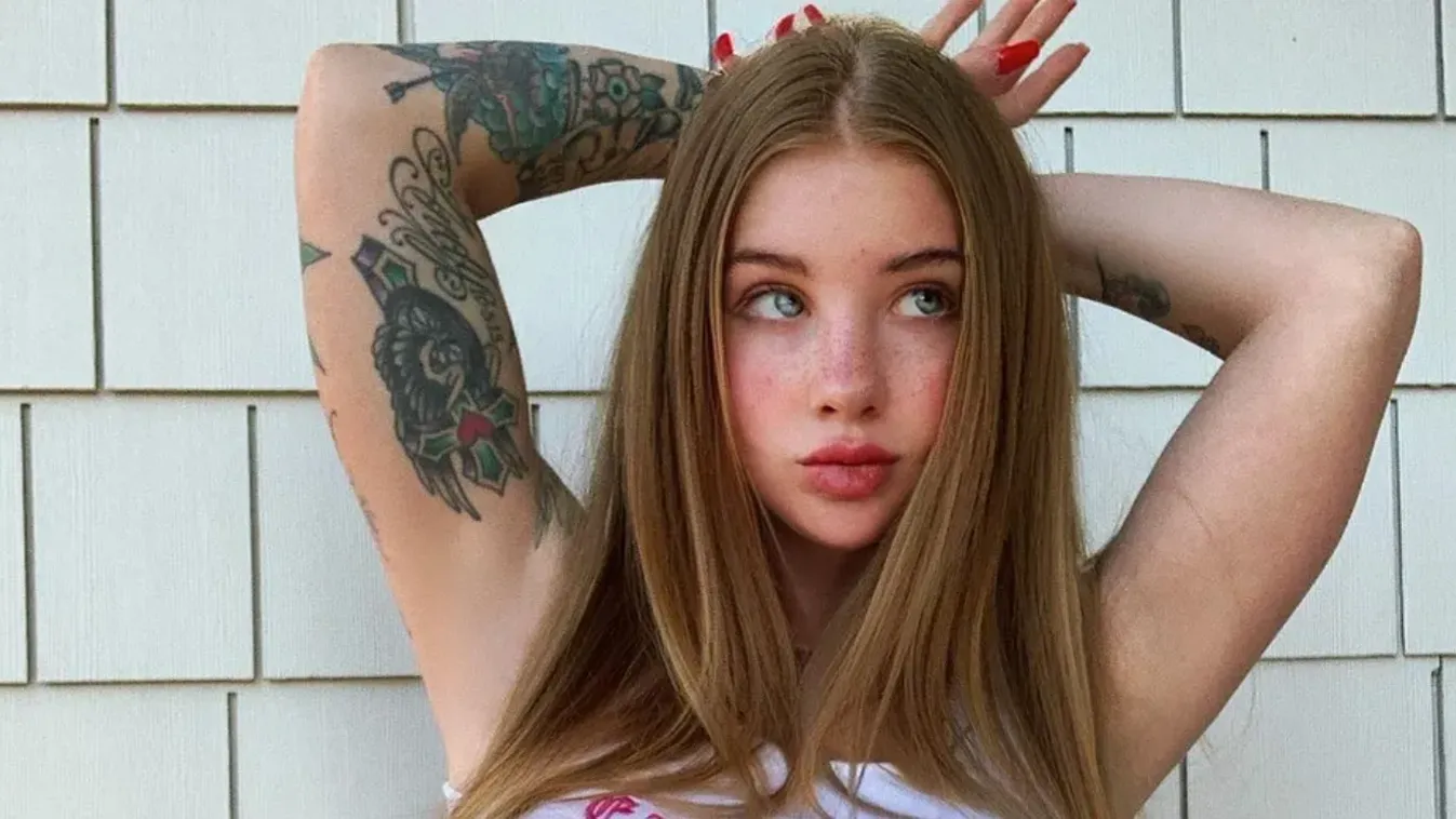 Csak egy cérnaszál takarja a szexi modell micsodáját – 18+ fotó