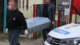 Megrázó fotók: így hozták ki a hajnalban elhunyt csecsemő koporsóját a XVII. kerületi anyaotthonból