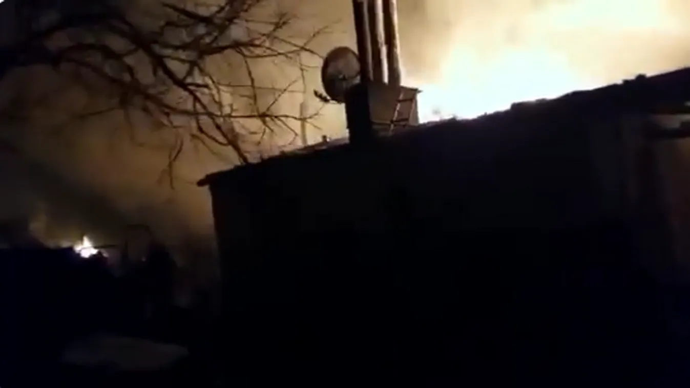 Megrázó képsorok: Orosz rakétatalálat rombolt le lakóházakat Zsitomirban – videó