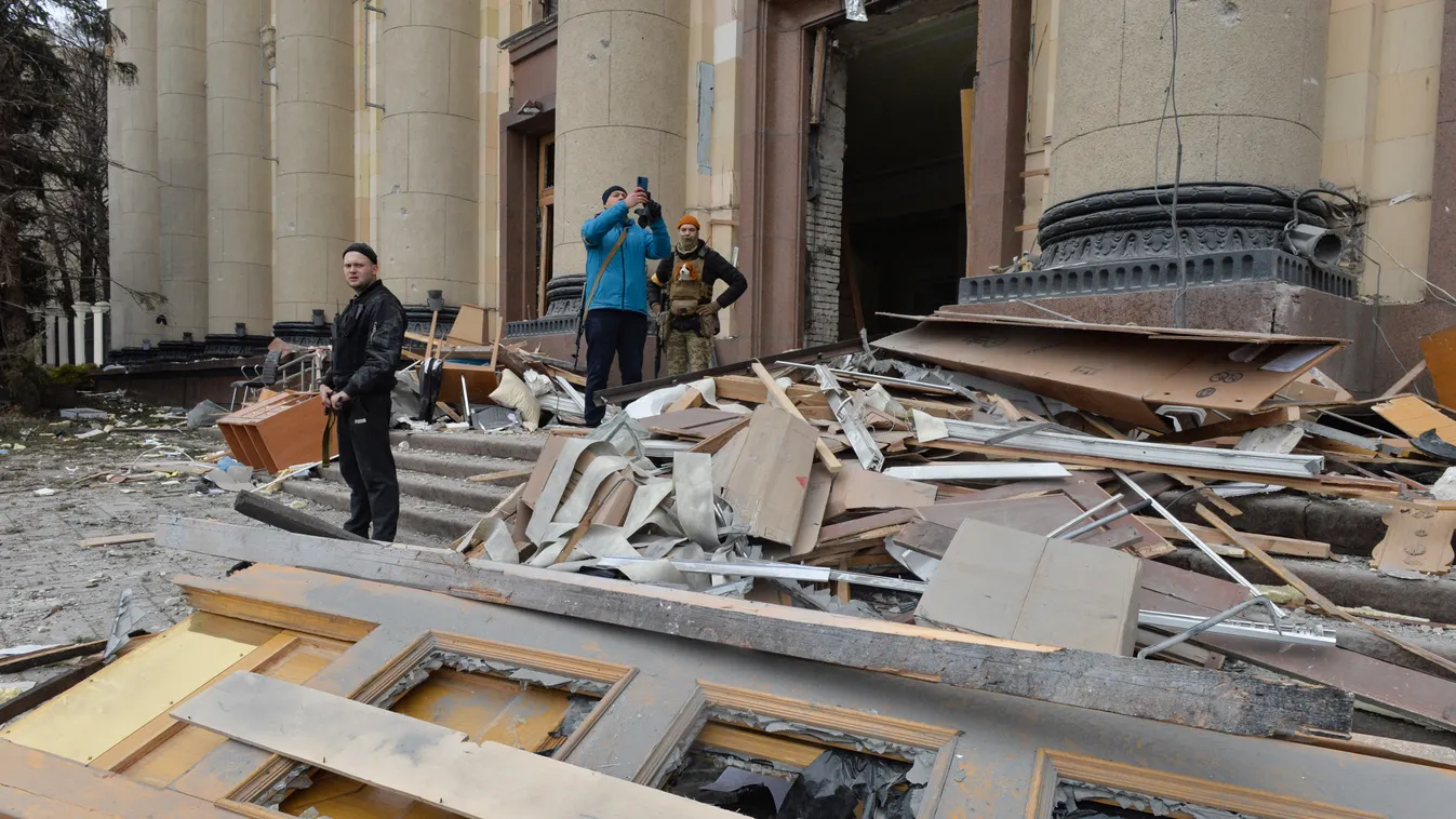 Megrázó fotókon a lebombázott Harkov