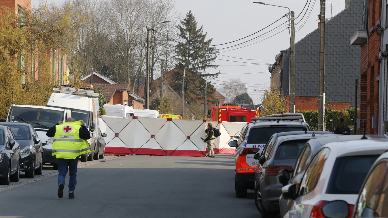 Karneválra készülők közé hajtott egy autó Belgiumban