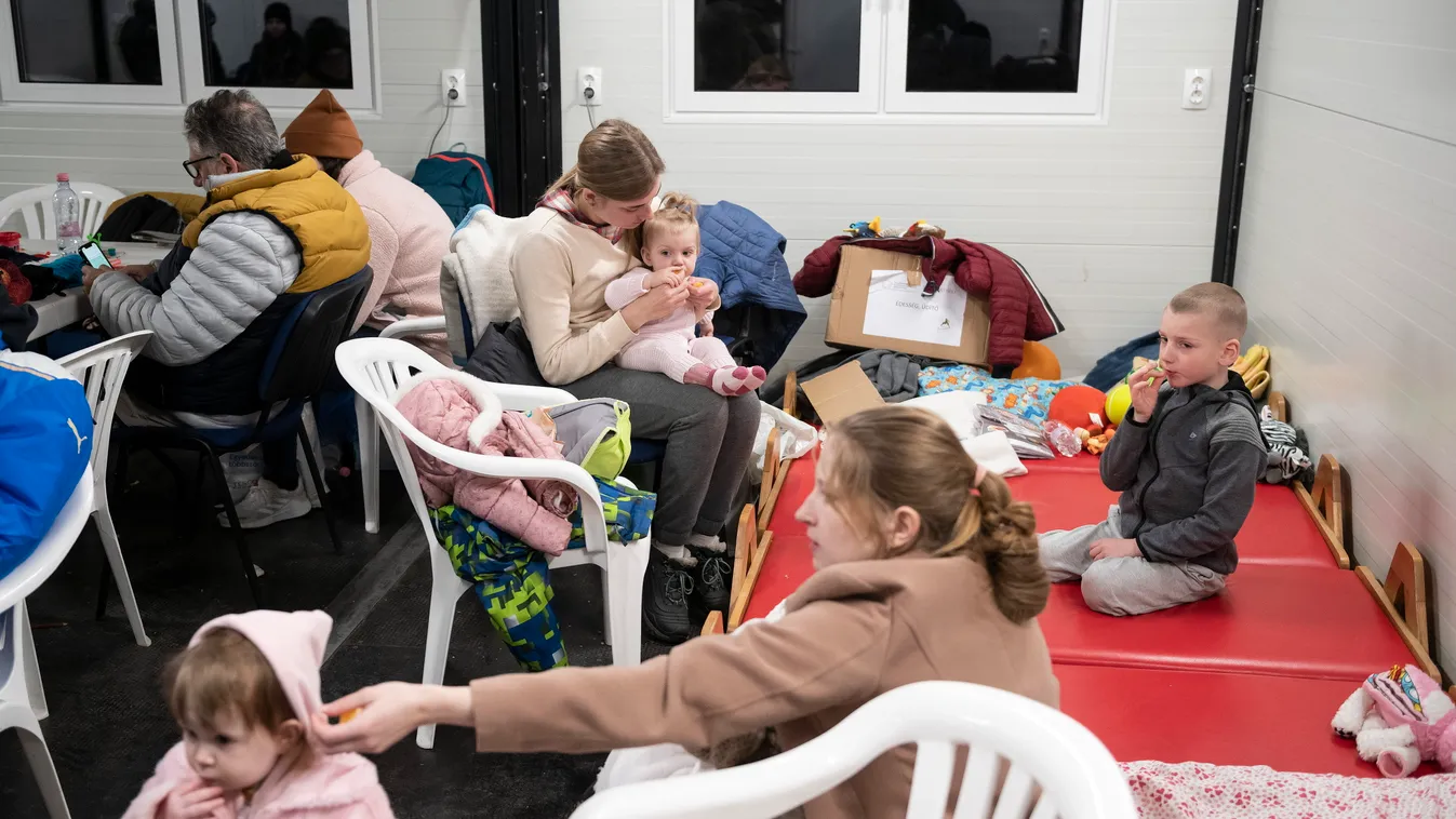Migrációs szervezet: a magyar hatóságok hibátlanul kezelik a helyzetet