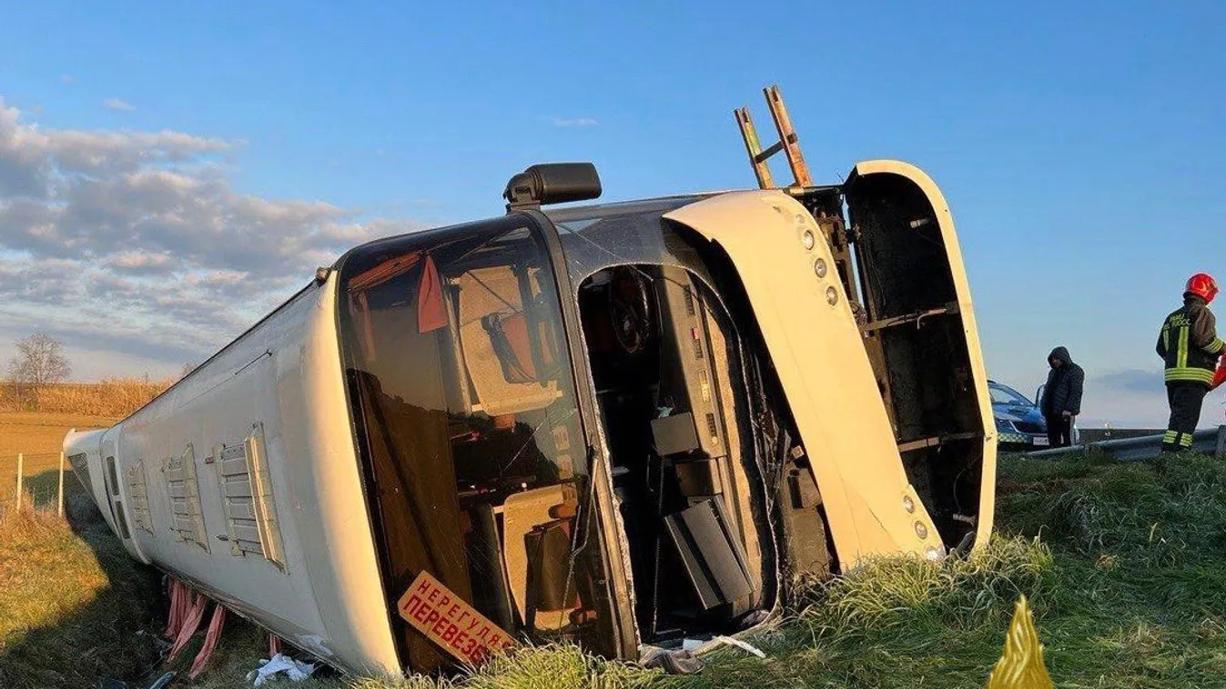 Ukrán menekültekkel teli busz borult fel