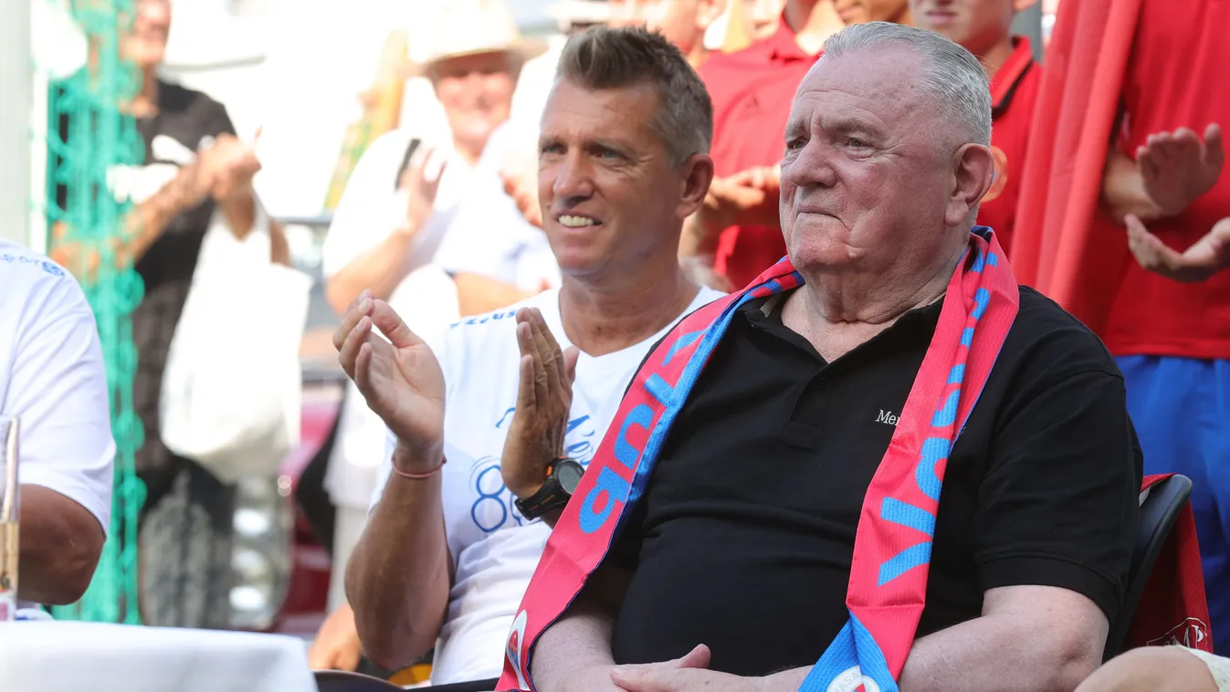 Orvosért kiáltottak, mentő vitte kórházba Mészöly Kálmánt