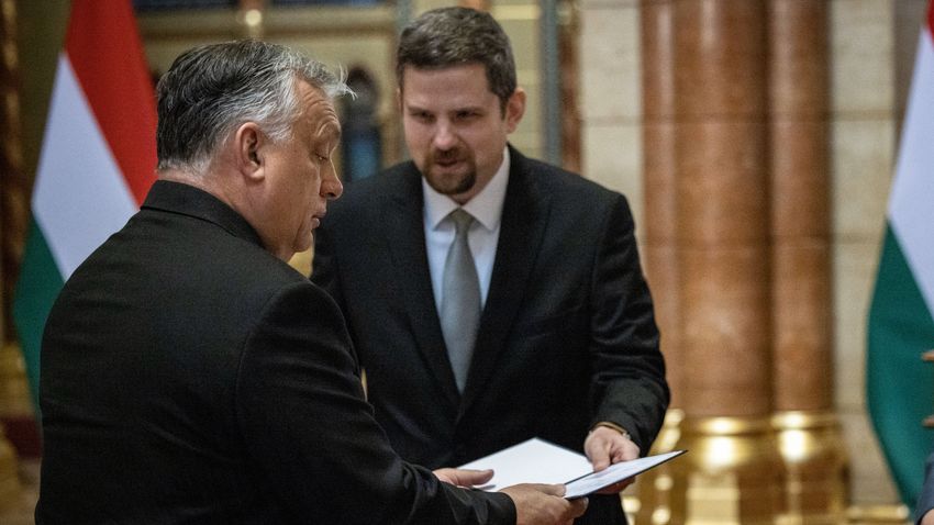 Fotók: Így vette át Orbán Viktor a megbízólevelét