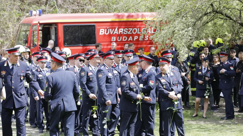 Végső búcsút vettek a Kossuth-barlangnál elhunyt búvártól