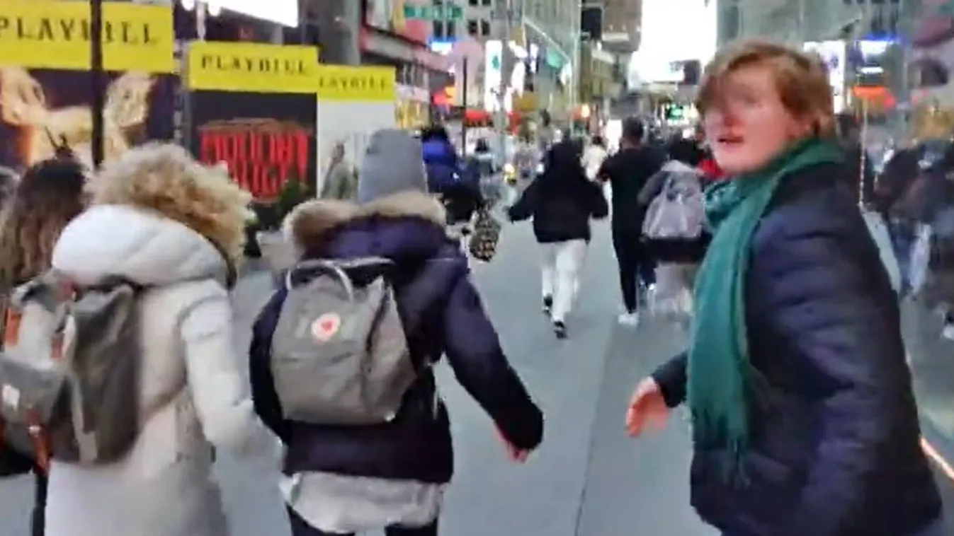 Robbanás rázta meg a Times Square-t, videóra vették a menekülő embereket