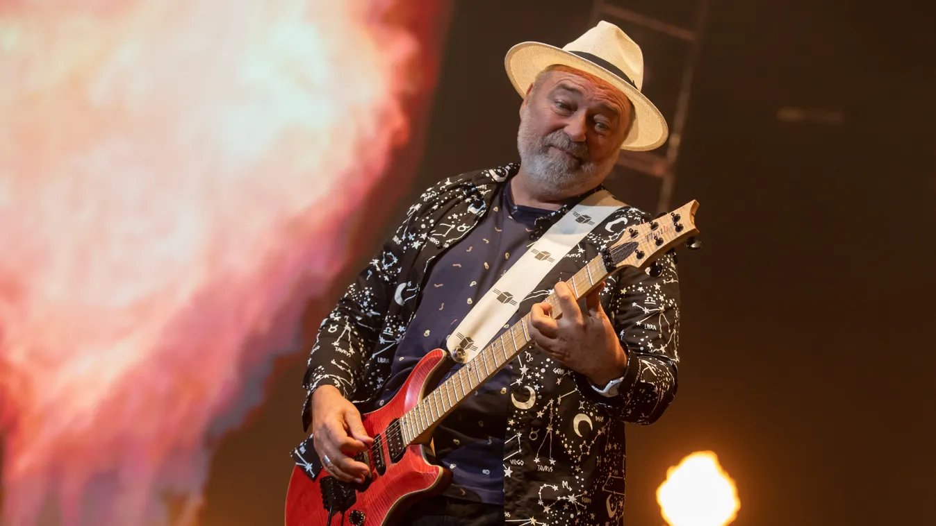Aggódnak a rajongók: Súlyos műtéten van túl az Omega gitárosa