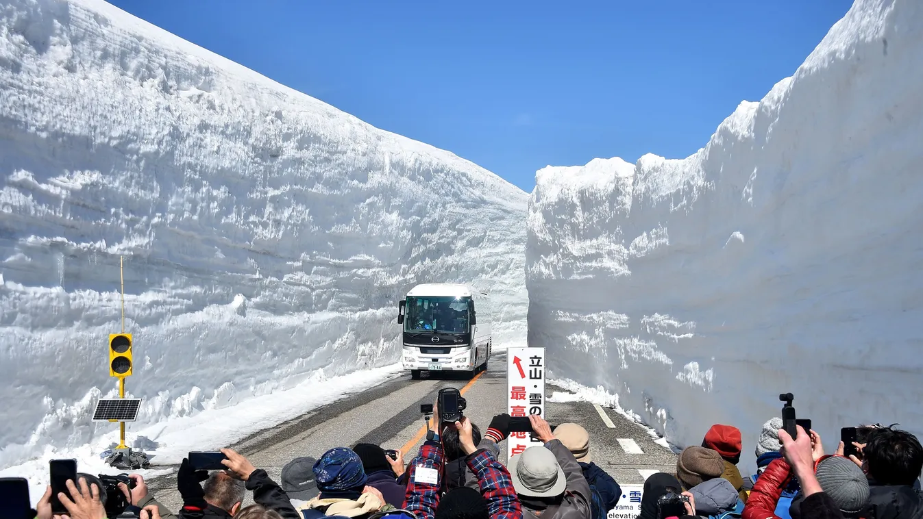 Videó: 500 méter hosszú hófolyosó nyílt Japánban