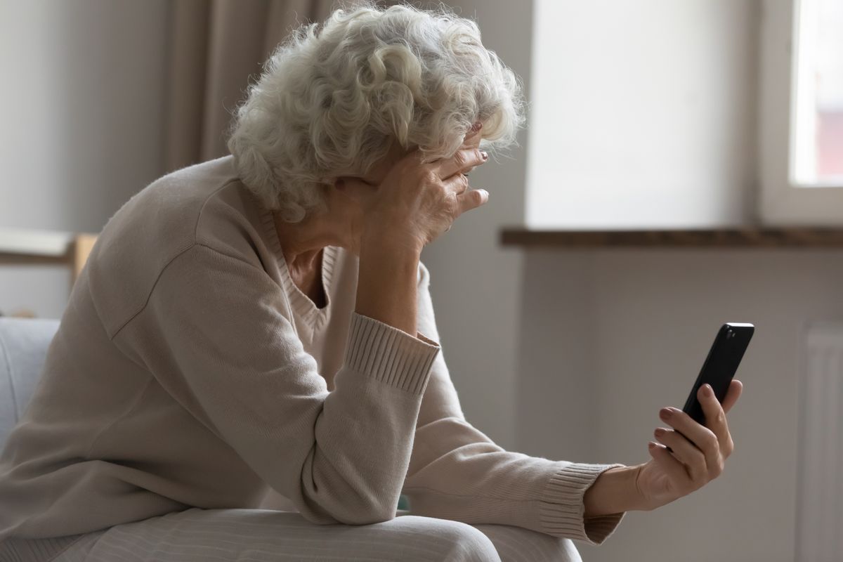 Egyre többen használják ki a modern technológiát, hogy kihasználják az időseket