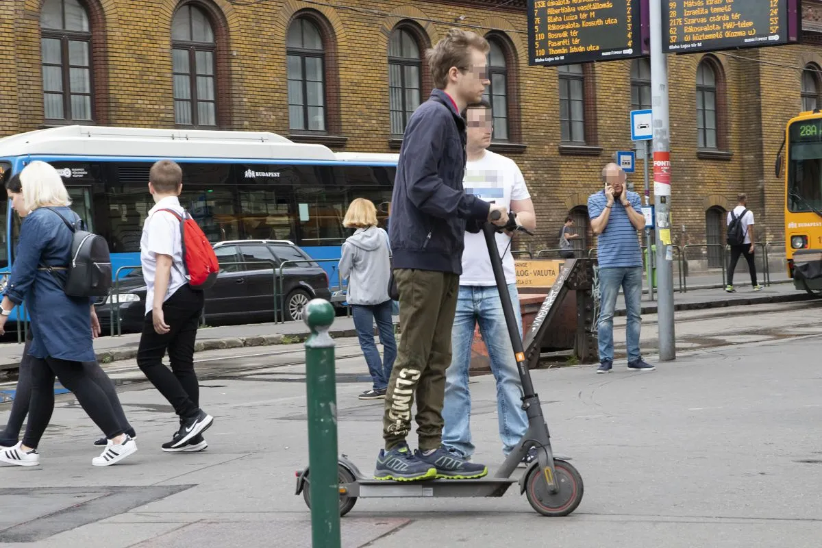 20220517 Elektromos roller használók             Budapest    Fotó: Máté Krisztián (MK) Metropol