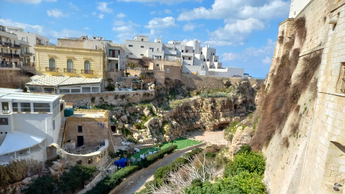 Dél-Olaszország tengerparti gyöngyszeme: Polignano a Mare